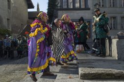 Lancement du Carnaval des Bolzes, animé par la Guggenmusik des 3 canards, le 11 du 11 à 11h11.

Photo Lib/Alain Wicht, Fribourg, le 11.11.2015